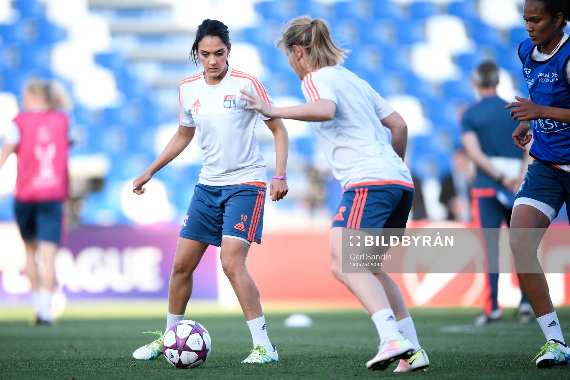 Lyons Louisa Necib