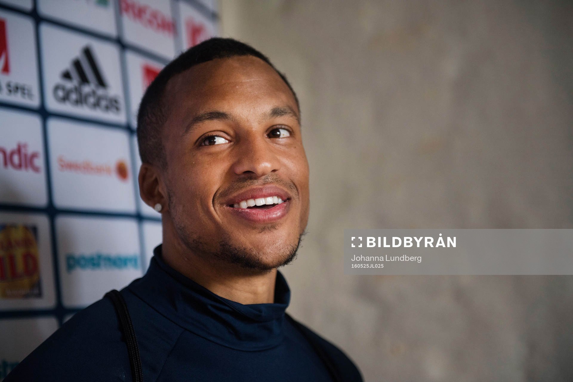 Martin Olsson  i mixed zone