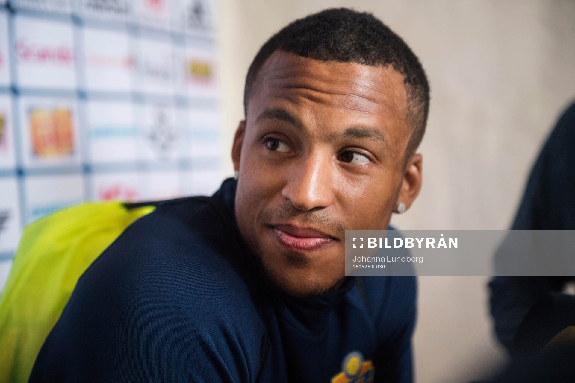 Martin Olsson  i mixed zone
