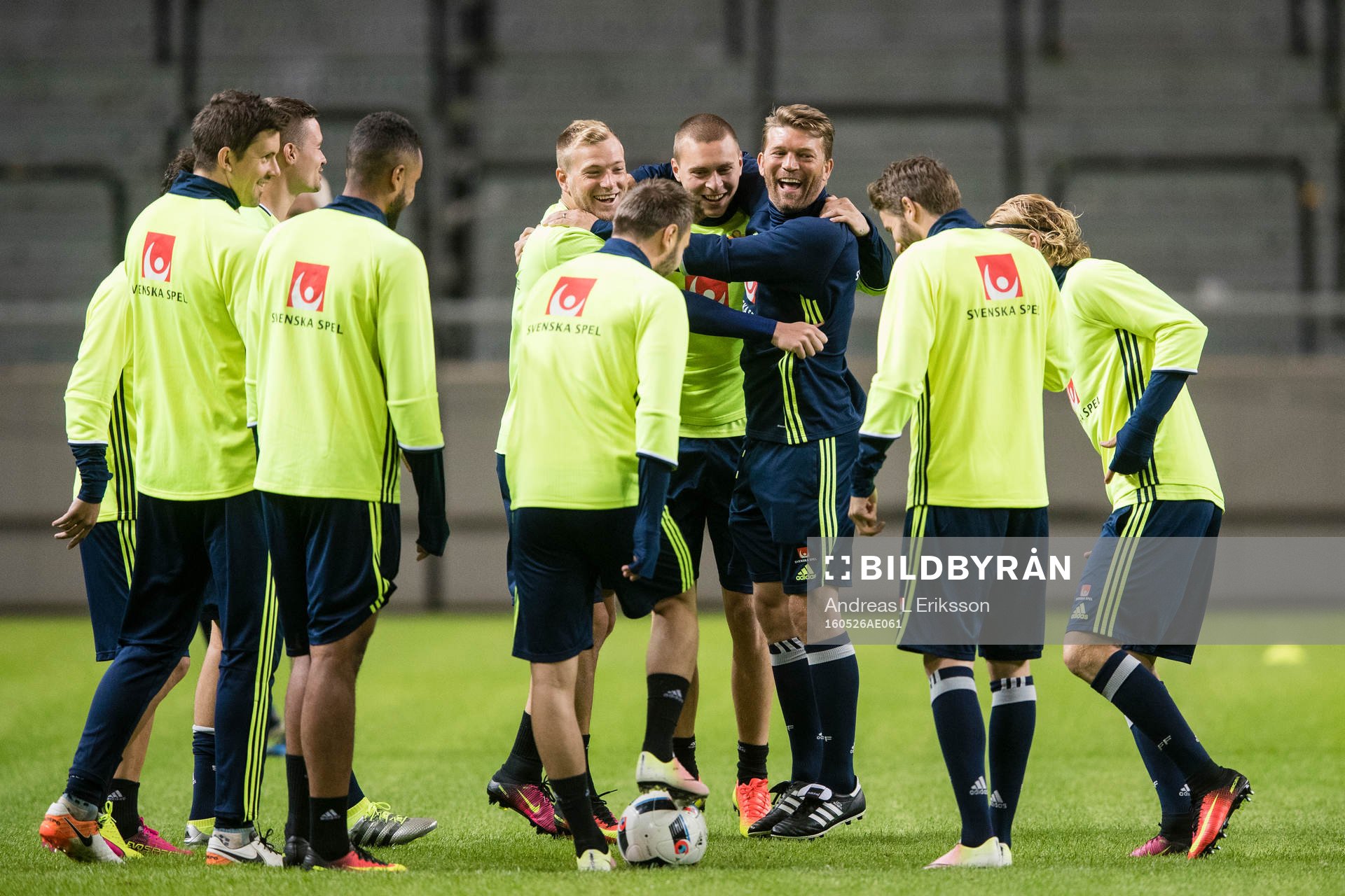 John Guidetti, Victor Nilsson Lindelöf och players manager