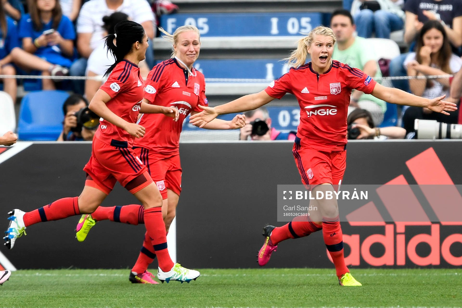 Lyons Ada Hegerberg jublar