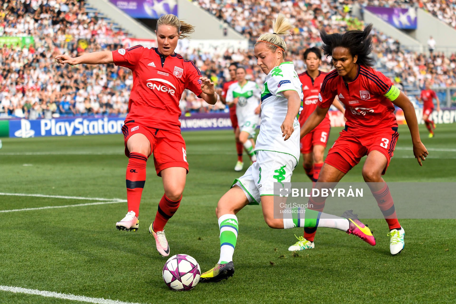 Lyons Amandine Henry och Wendie Renard Wolfsburgs Zsanett