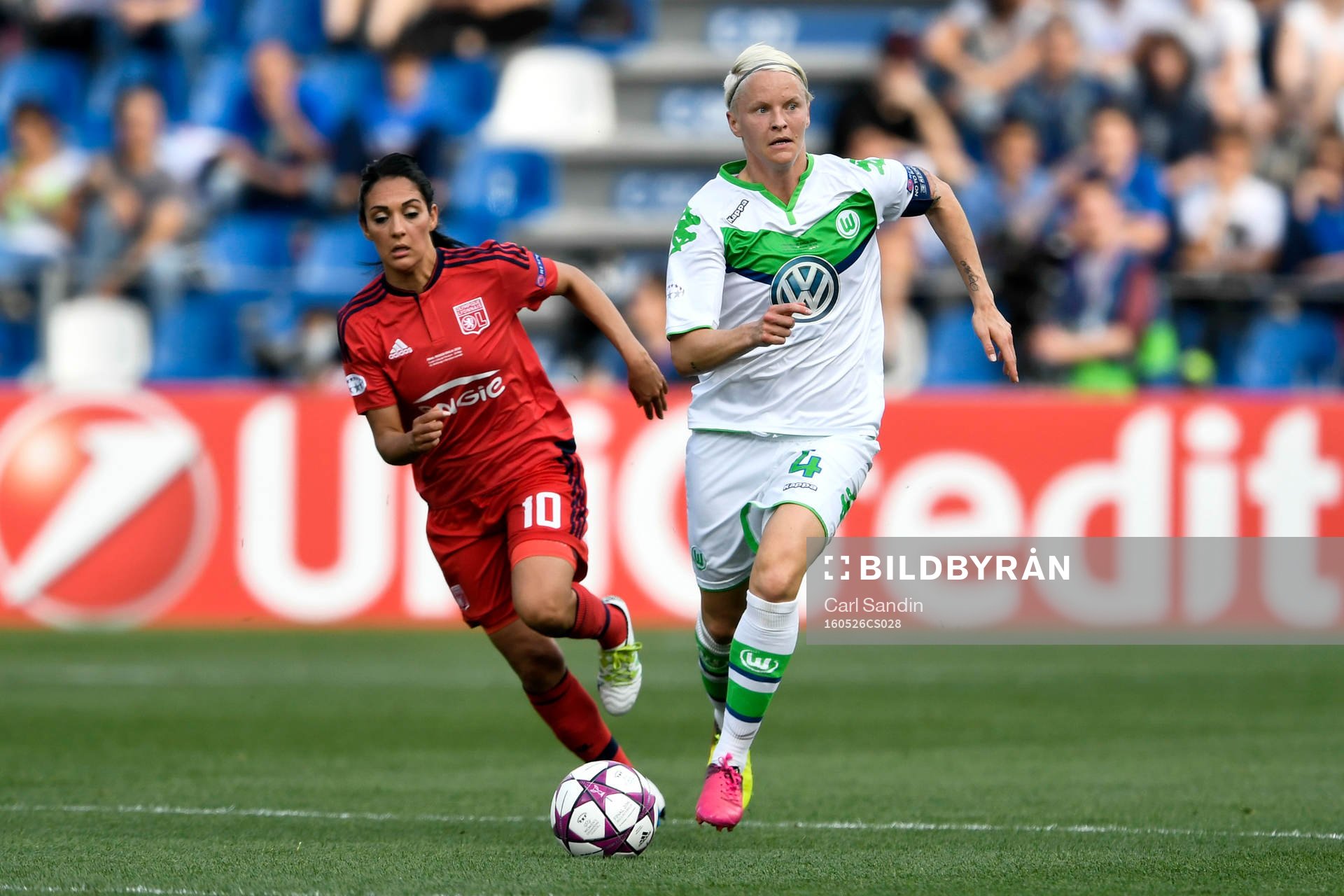 Lyons Louisa Necib och Wolfsburgs Nilla Fischer