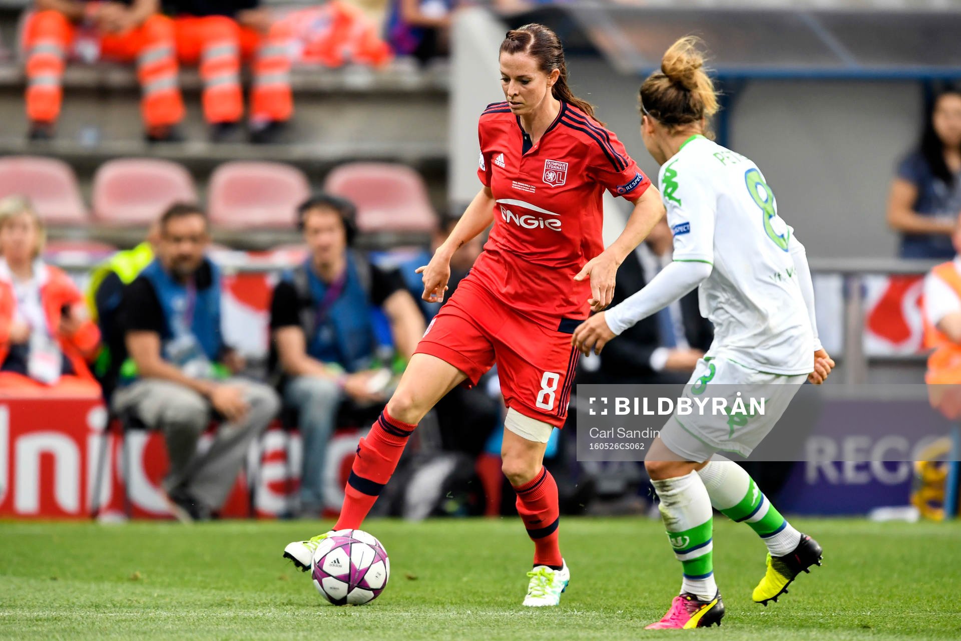 Lyons Lotta Schelin och Wolfsburgs Babett Peter
