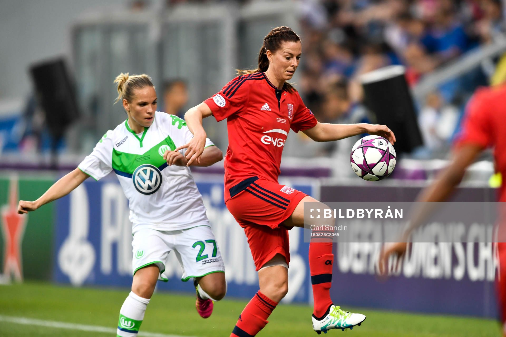 Wolfsburgs Isabel Kerschowski och Lyons Lotta Schelin