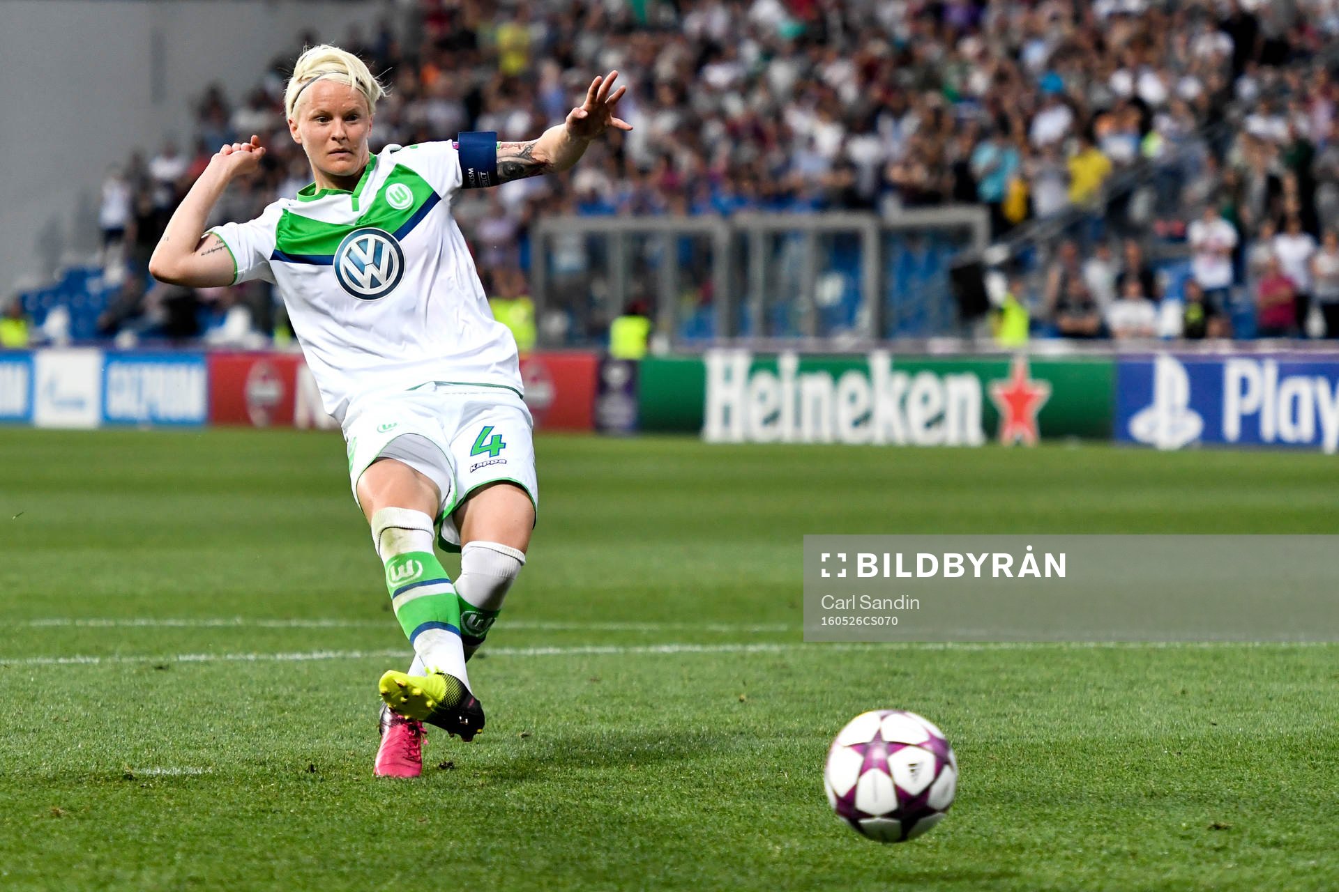 Wolfsburgs Nilla Fischer missade sin straff