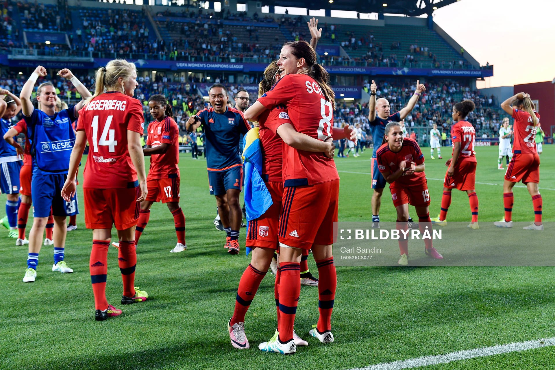 Lyons Lotta Schelin jublar