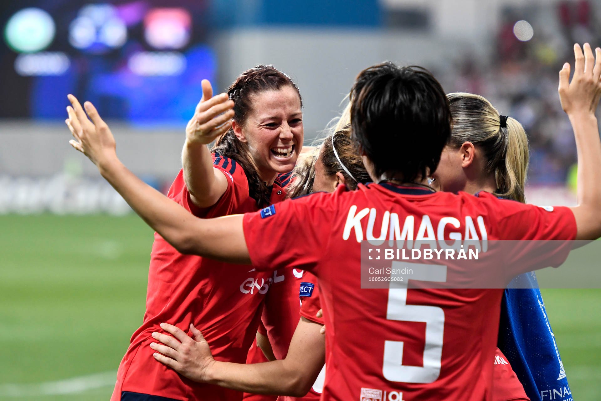 Lyons Lotta Schelin kramar om Saki Kumagai
