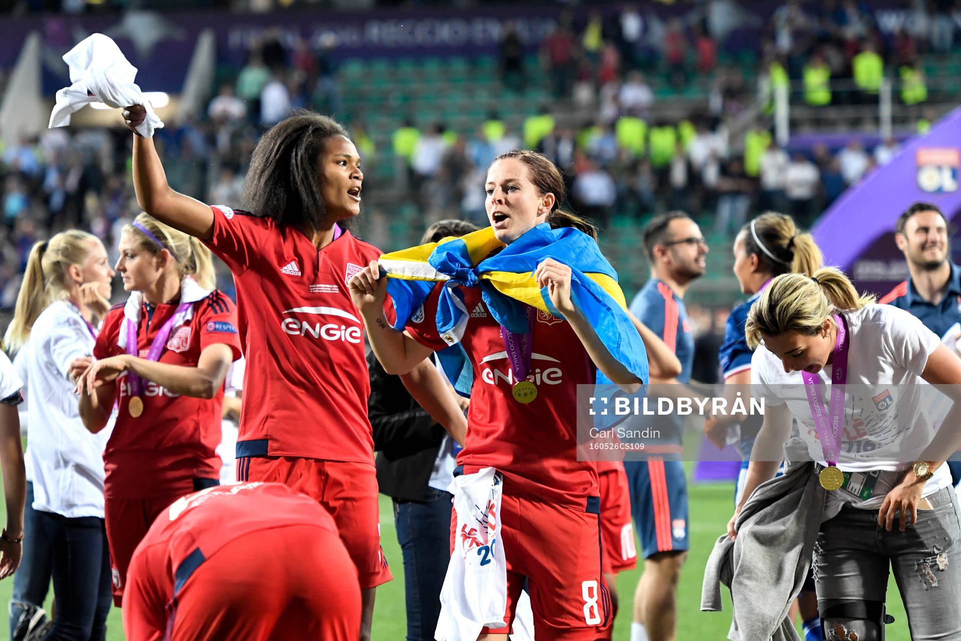 Lyons Wendie Renard och Lotta Schelin jublar
