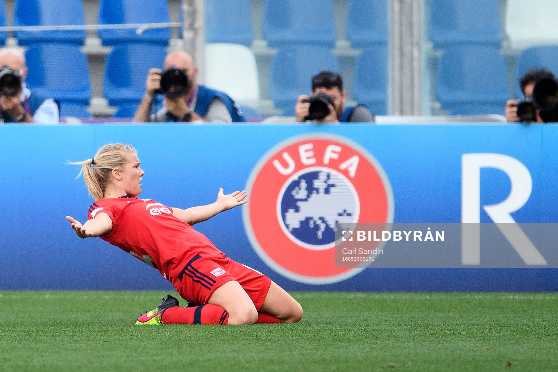 Lyons Ada Hegerberg jublar