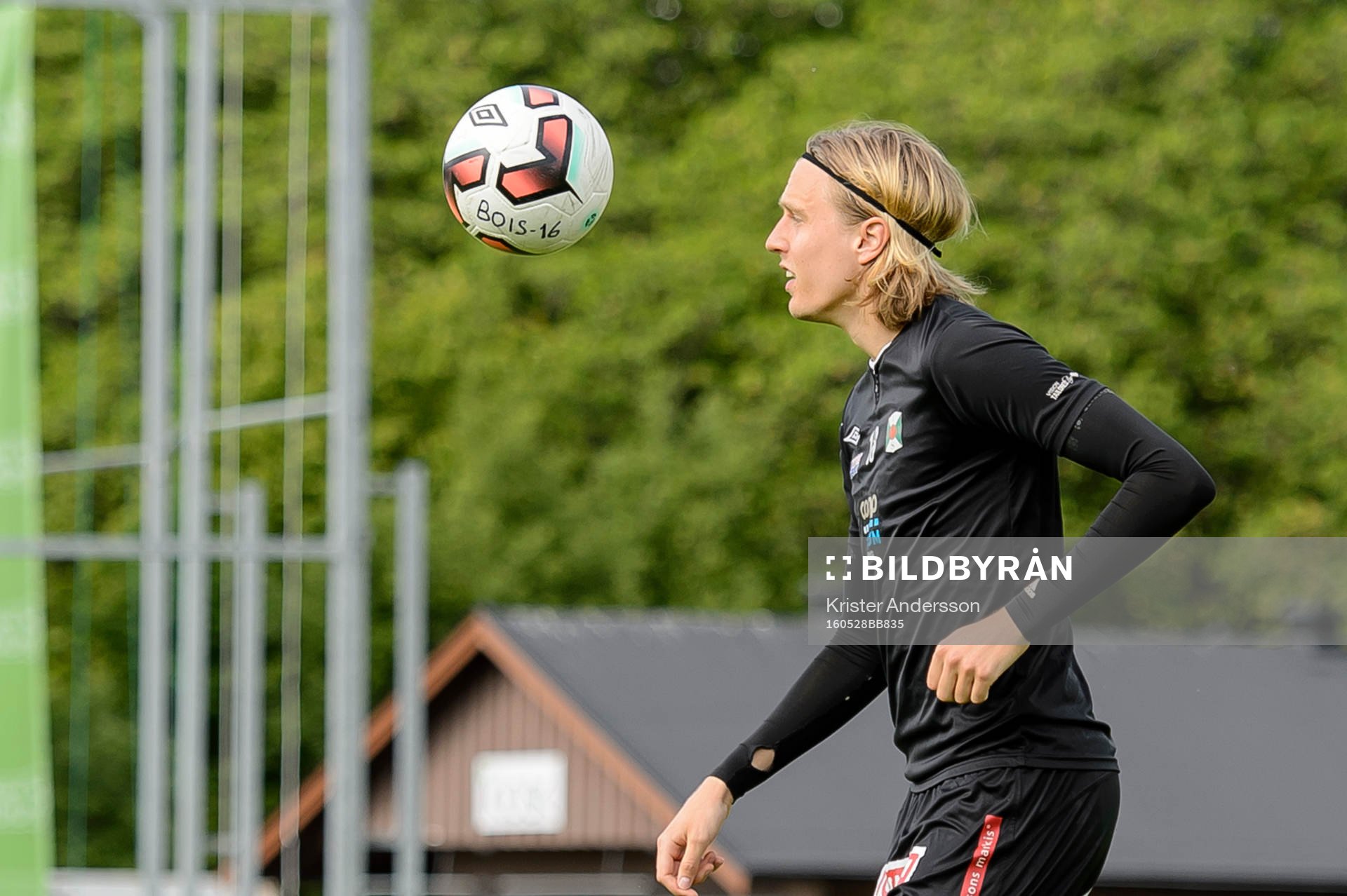 Varbergs Joakim Lindner före fotbollsmatchen i Superettan