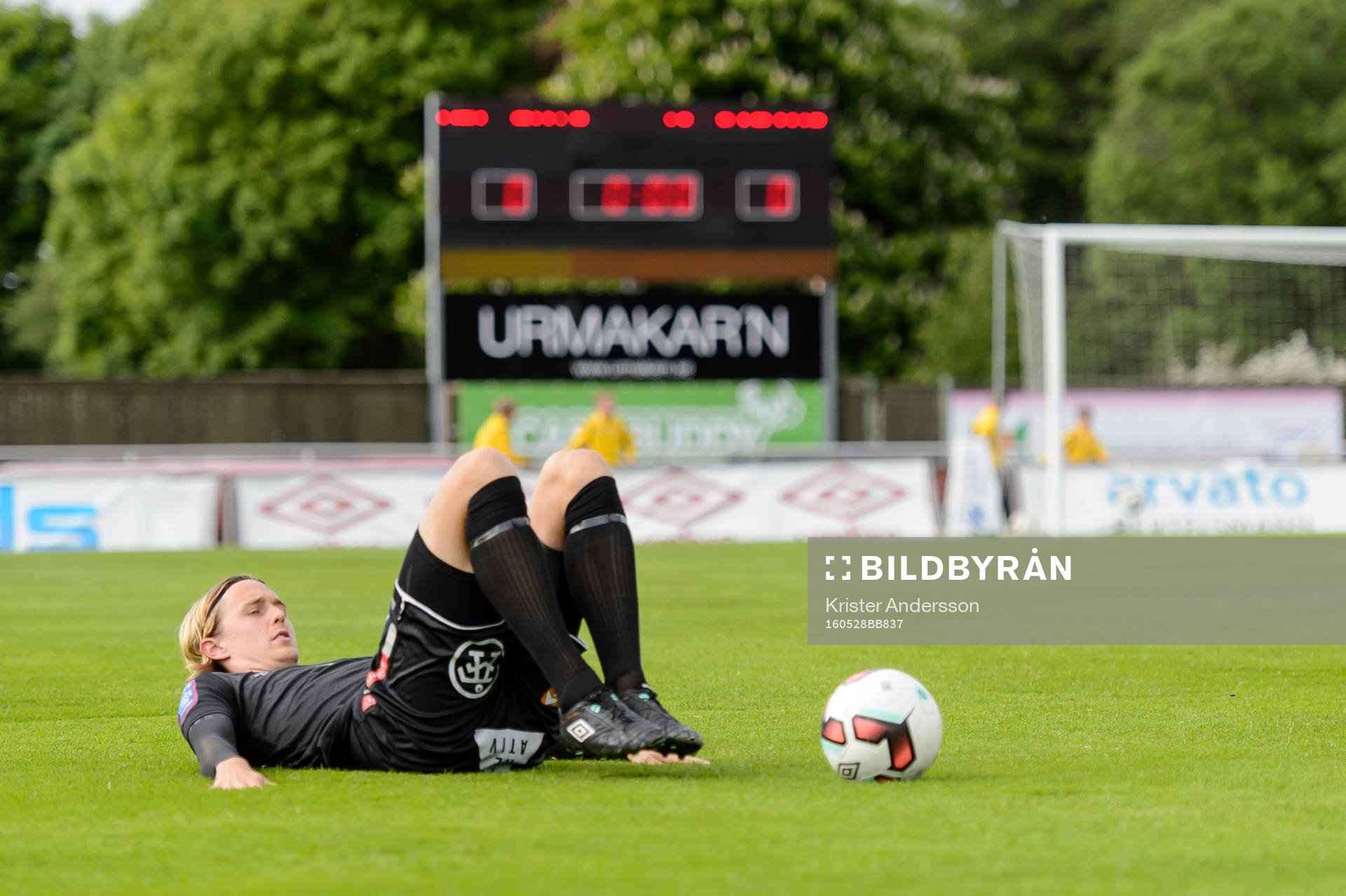 Varbergs Joakim Lindner före fotbollsmatchen i Superettan