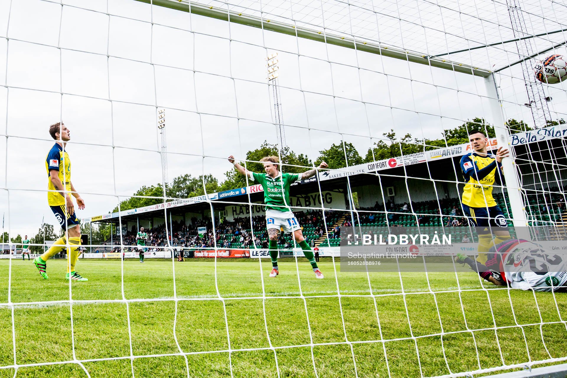 Ljungskiles Tim Nilsen jublar