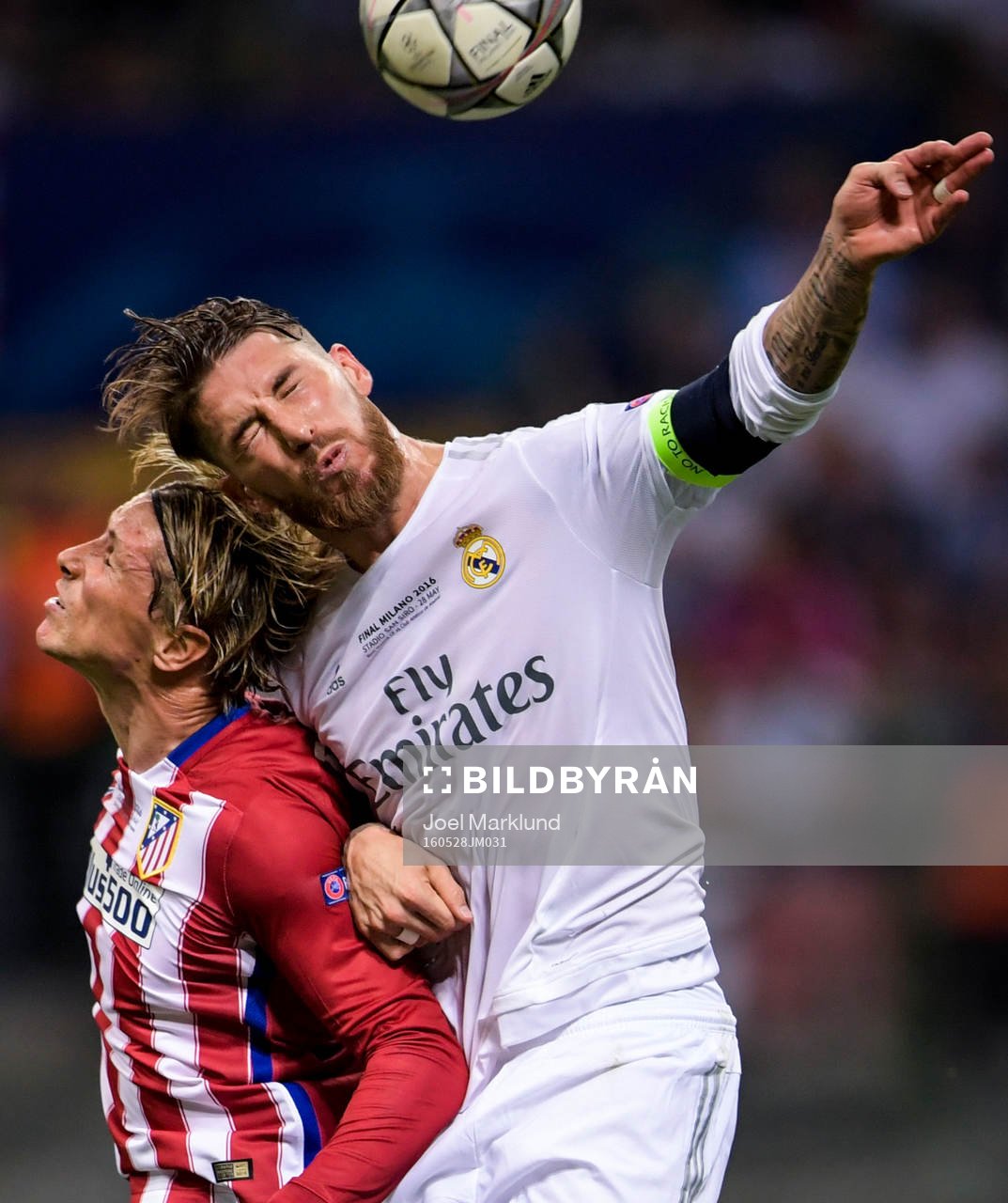 Atletico Madrids Fernando Torres i nickduell med Real