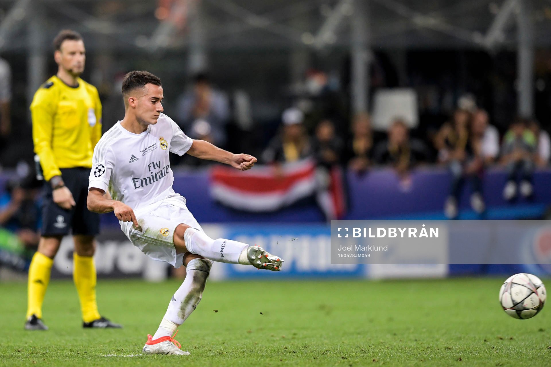 Real Madrids Lucas Vazquez sätter sin straff