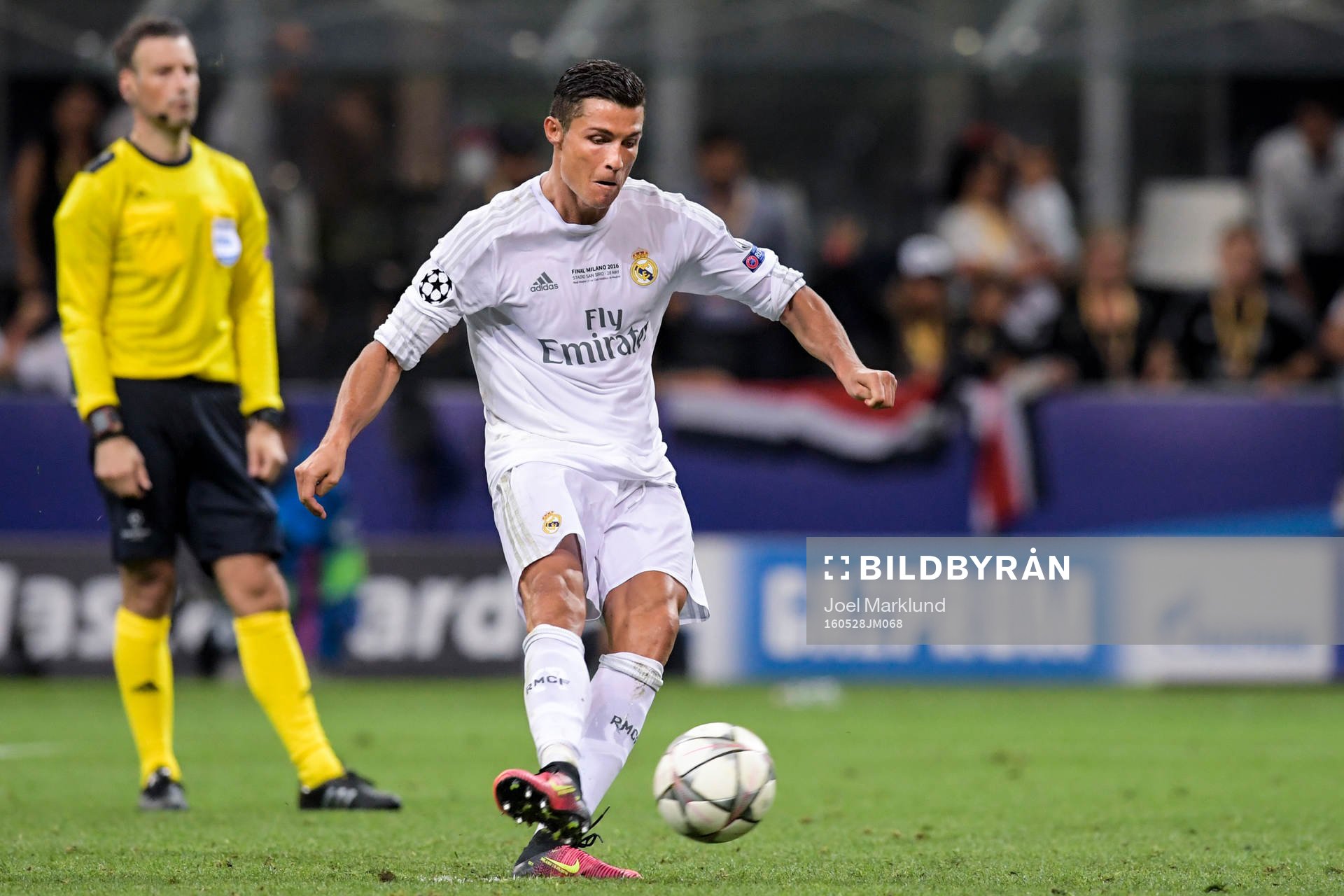 Real Madrids Cristiano Ronaldo sätter sin straff och