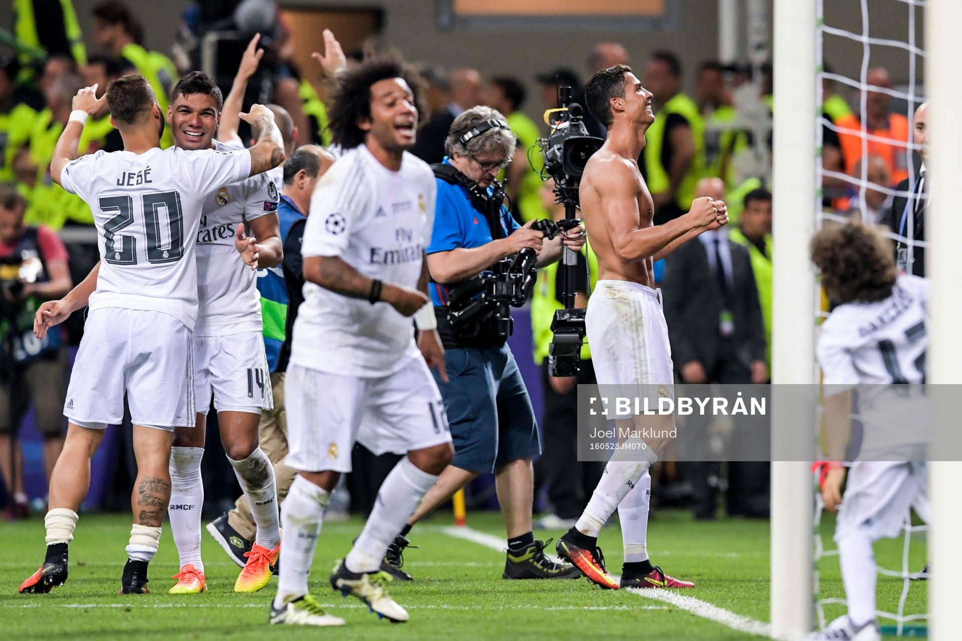 Real Madrids Cristiano Ronaldo (th) jublar