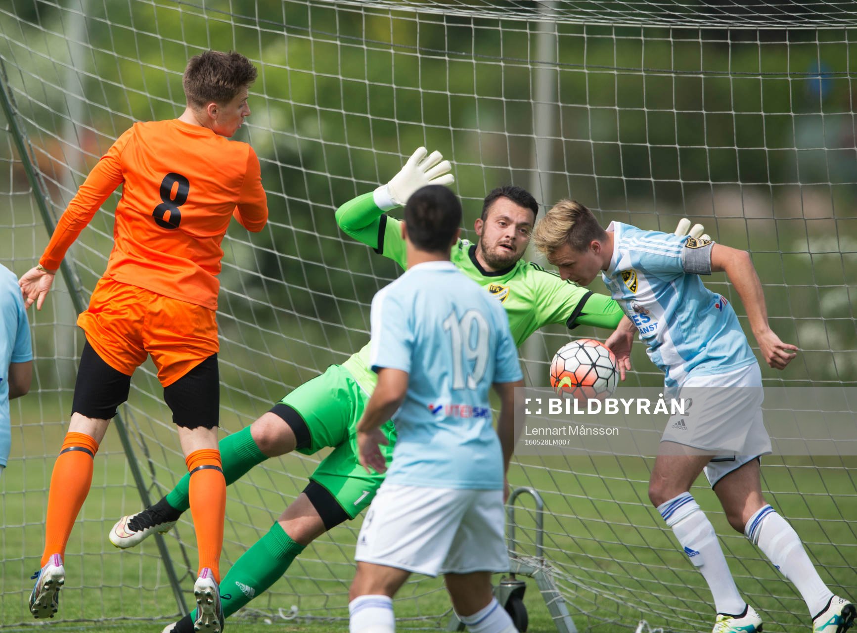 IFK Hässleholms målvakt Krenar Ejupi sekunden innan 1-0 i