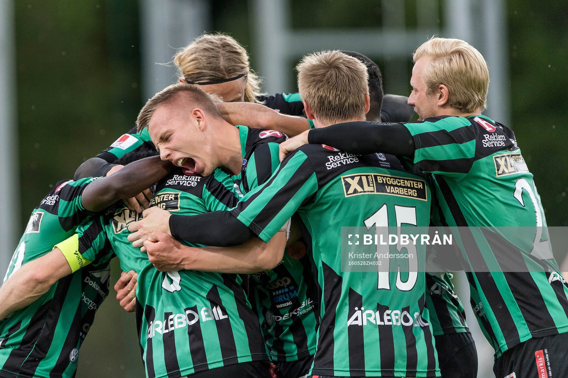Varbergs Ivan Näsberg knyter näven och jublar