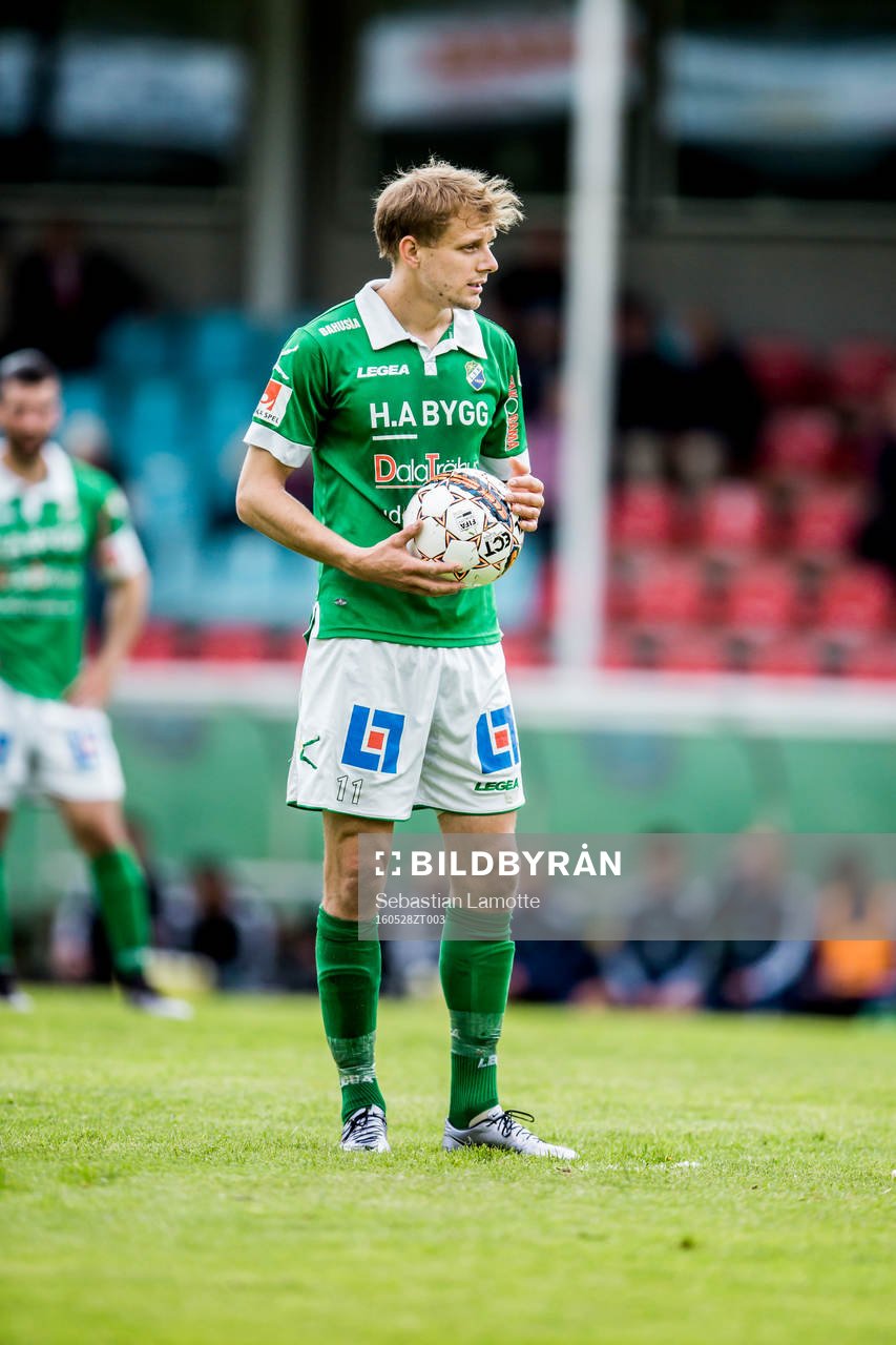 Ljungskiles Jakob Olsson ska skjuta en frispark