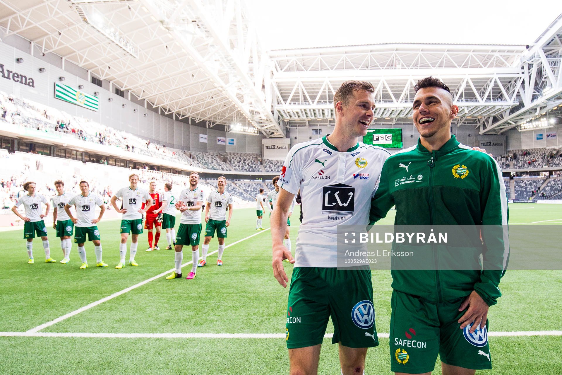 Hammarbys Richard Magyar och Alexssander Medeiros de Azeredo jublar efter fotbollsmatchen i Allsvenskan mellan Hammarby och Gefle den 29 maj 2016 i Stockholm.