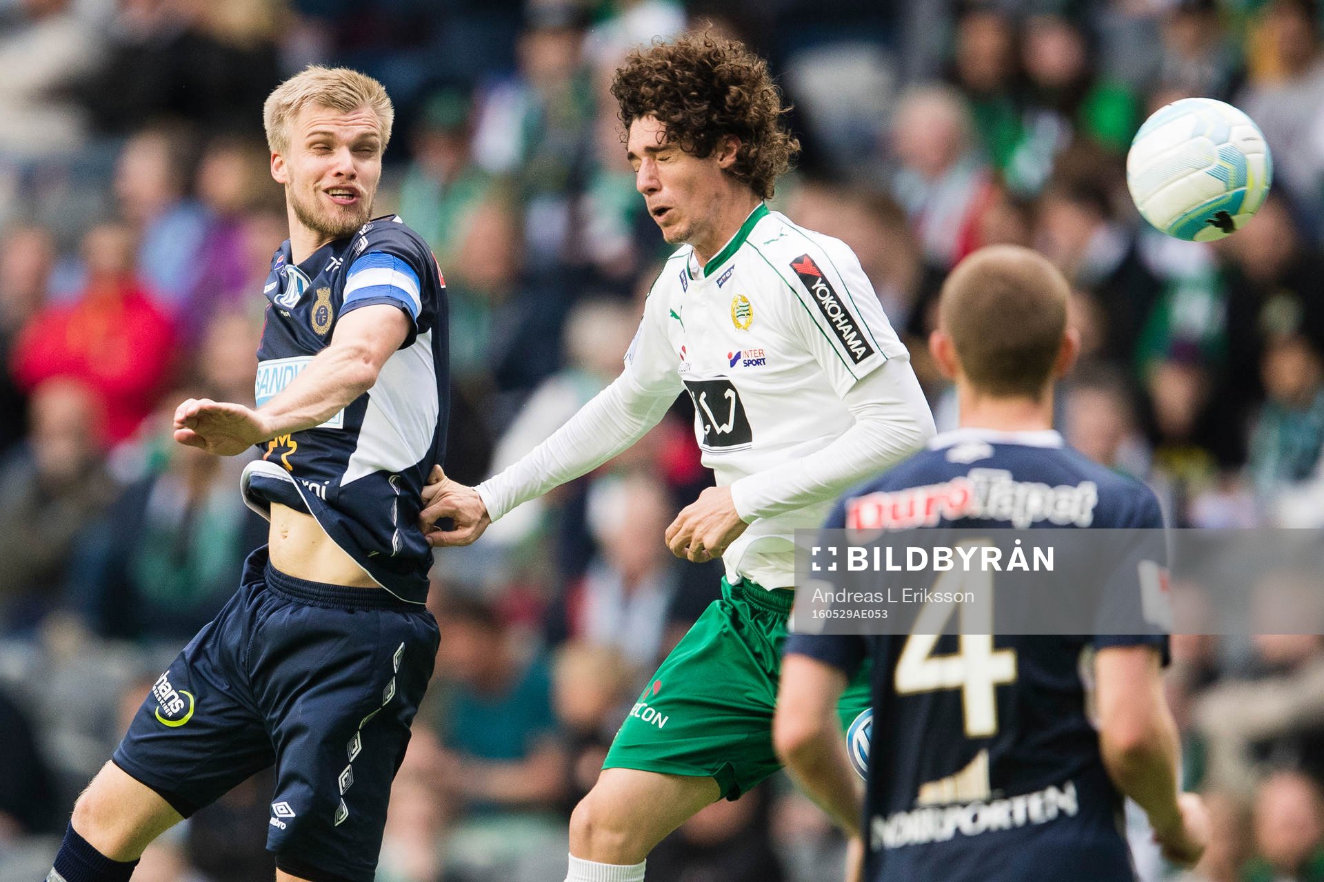 Gefles Robin Nilsson i en nickduell med Hammarbys Romulo
