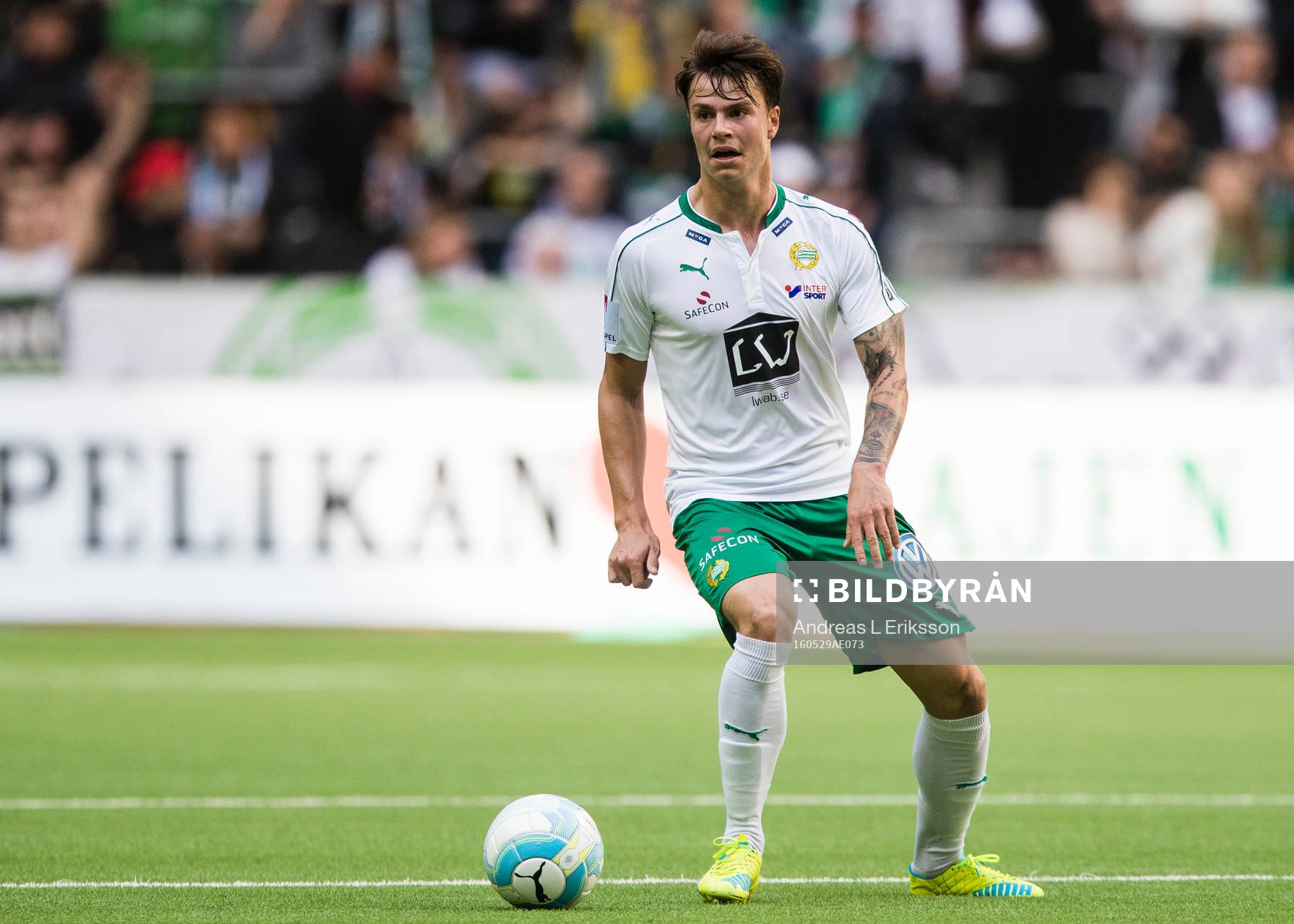 Hammarbys Melker Hallberg med bollen