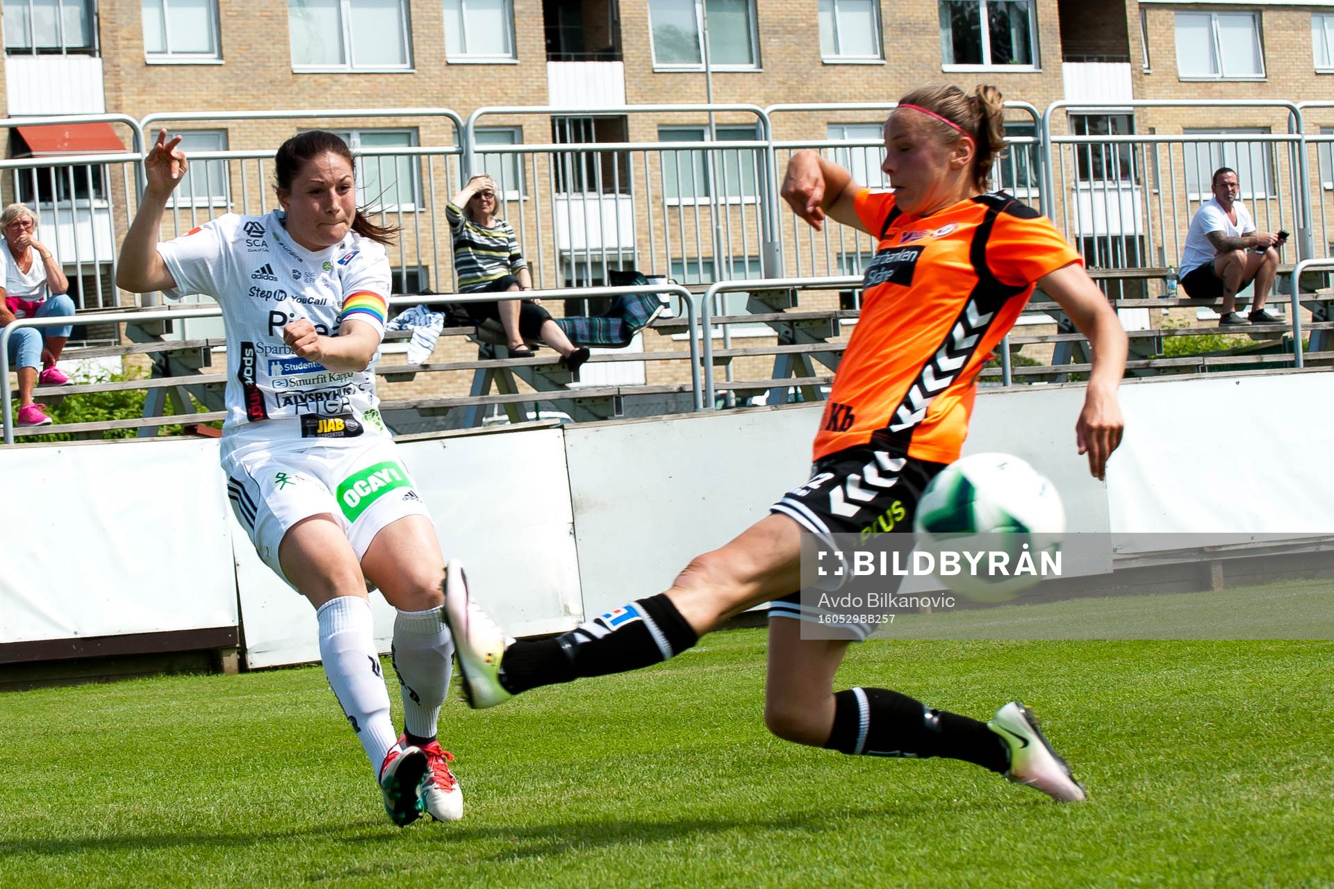 Piteås Josefin Johansson gör inlägg