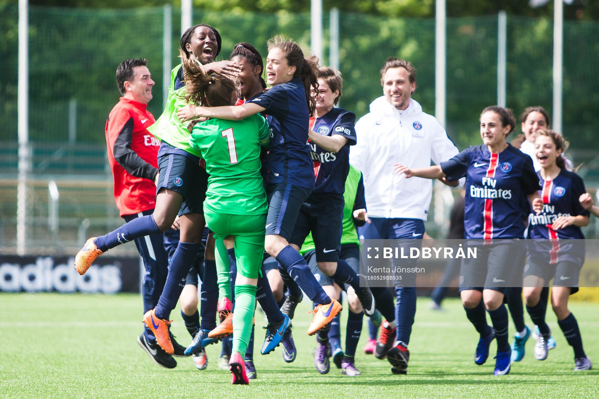 Paris Saint-Germain spelare jublar