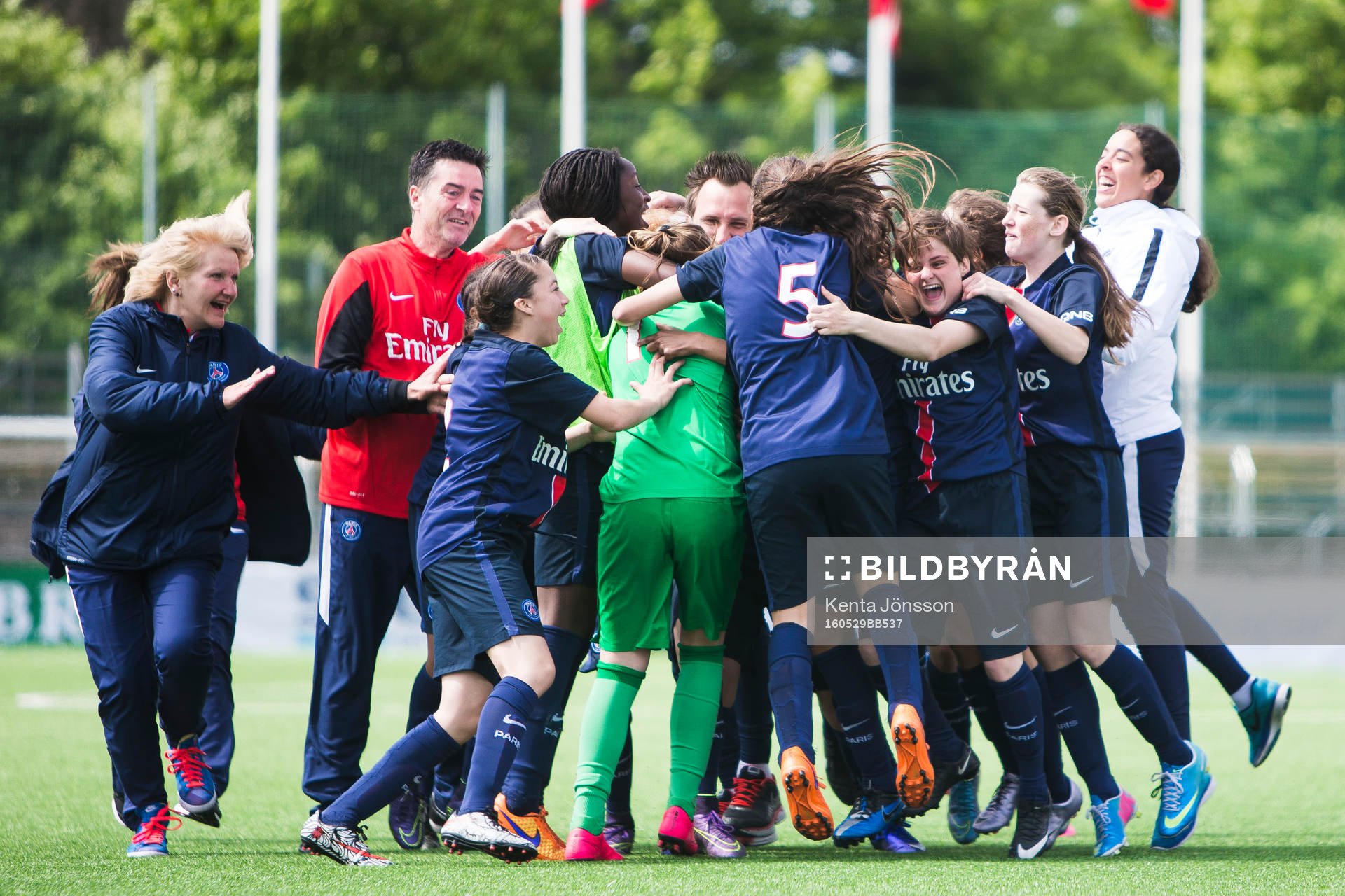 Paris Saint-Germain spelare jublar