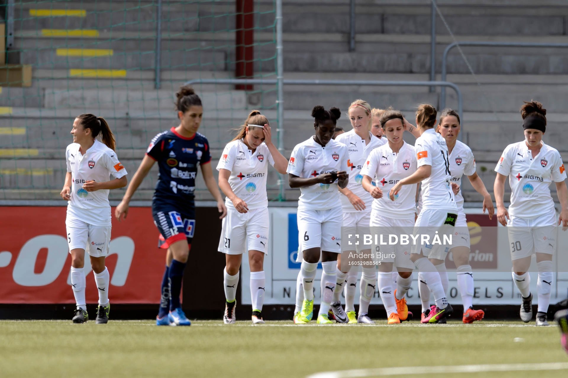Rosengårds spelare jublar