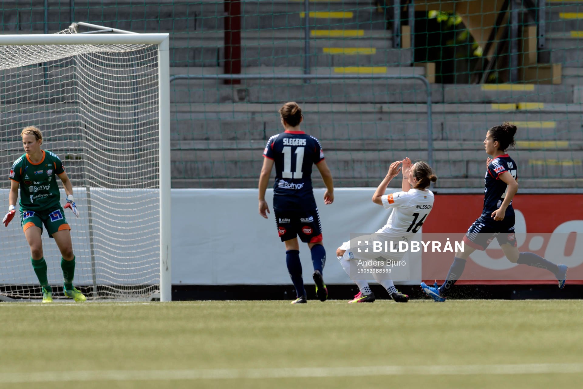 Rosengårds Lina Nilsson missar ett öppet läge och deppar
