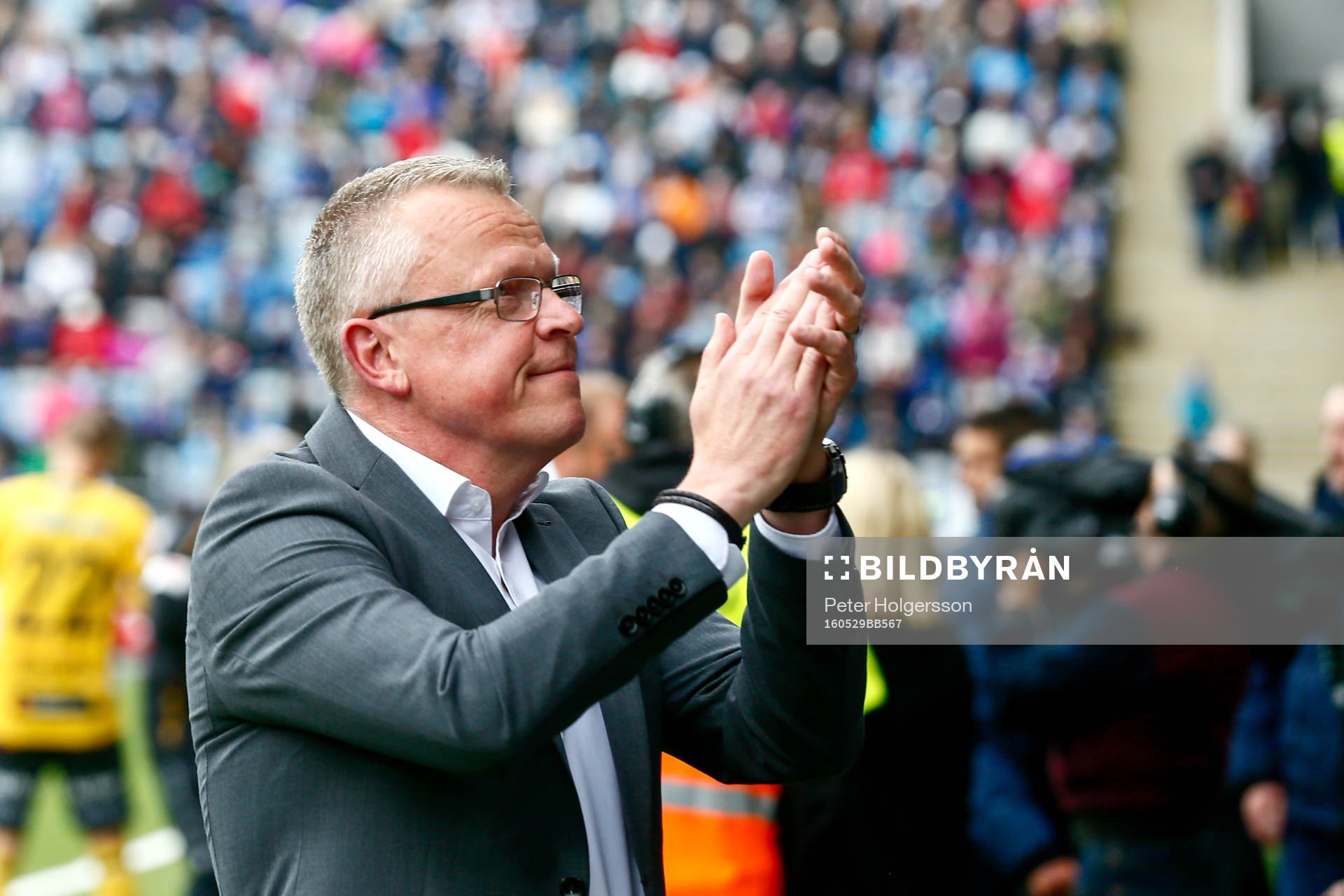 Norrköpings manager Janne Andersson tackar publiken