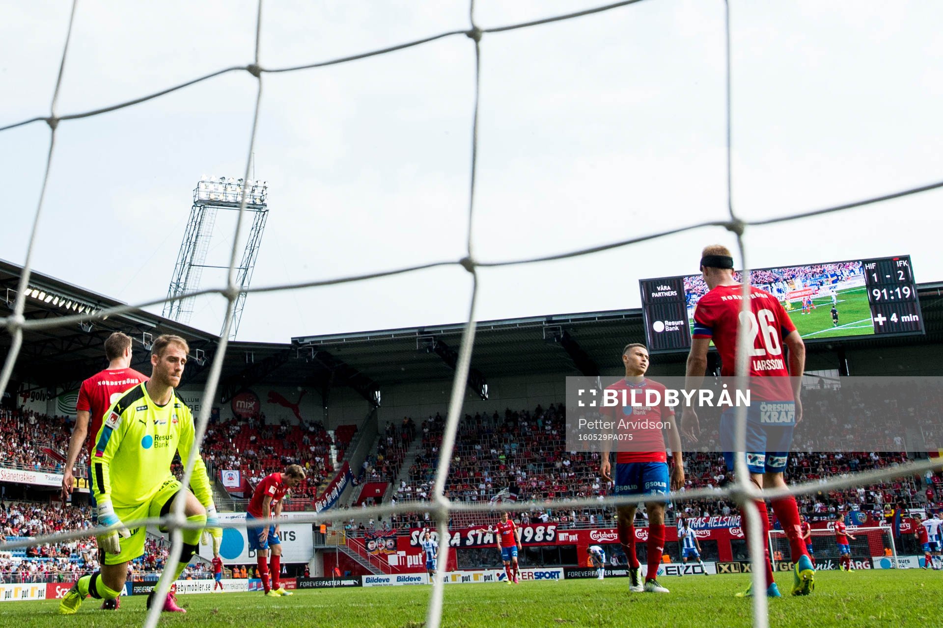Helsingborgs målvakt Tomer Chencinski, Jordan Larsson och