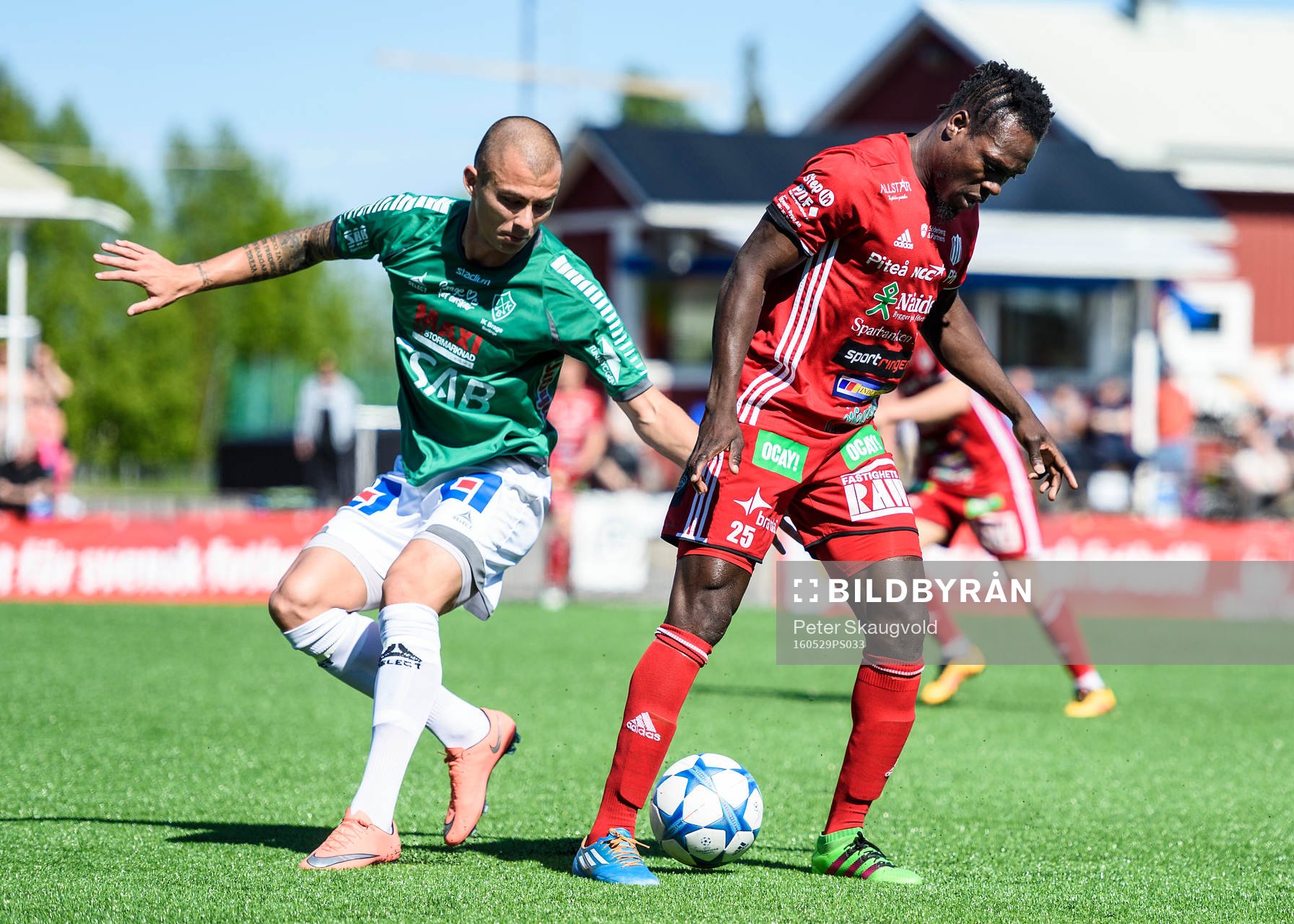 s Carlos Garcia Ambrosiani och Piteå:s Tetteh Komey