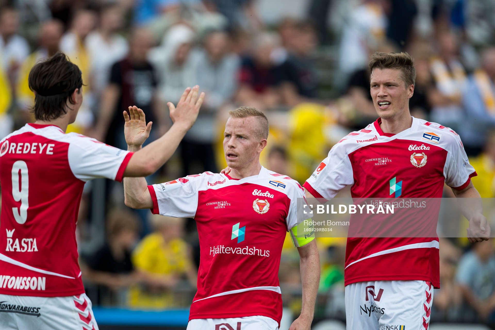 Kalmars Marcus Antonsson (med ryggen i bild) och Tobias