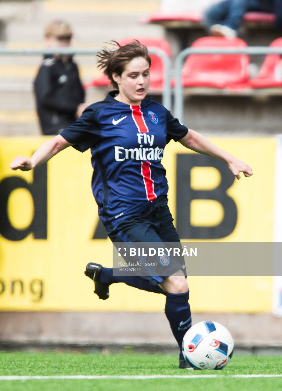 Paris Saint-Germains Ema Paljevic i aktion