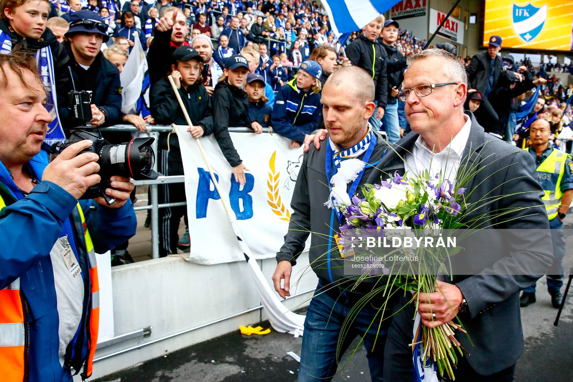 Norrköpings manager Janne Andersson avtackas
