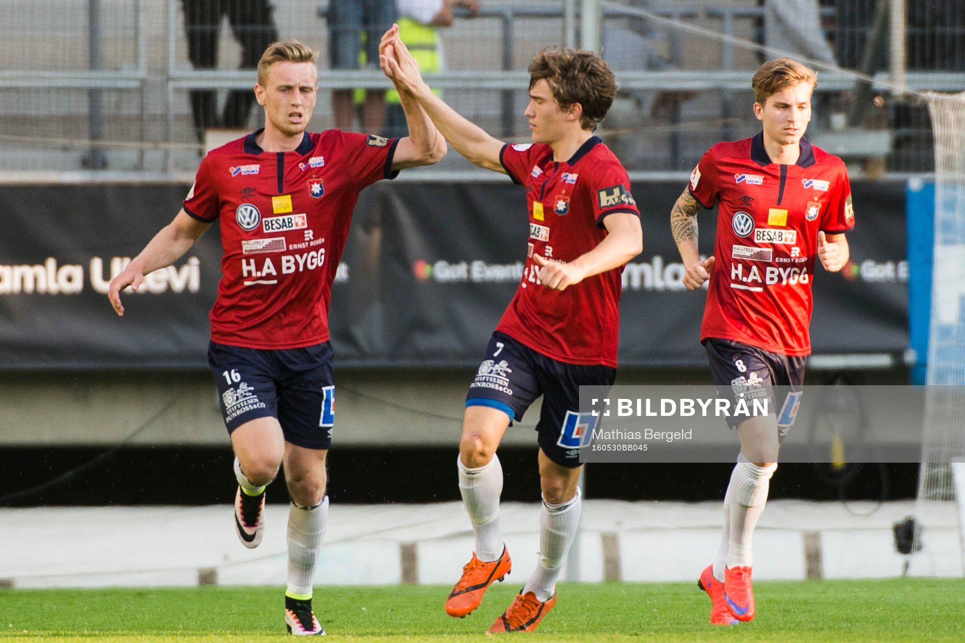 Örgrytes Sebastian Ohlsson gör 1-2 på straff och jublar
