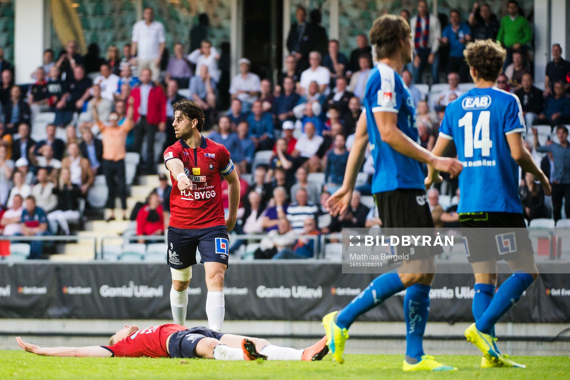 Örgrytes George Mourad pekar på straffpunkten