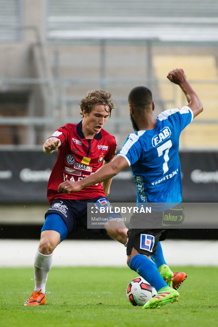 Örgrytes Jakob Lindström och Halmstads Junes Barny