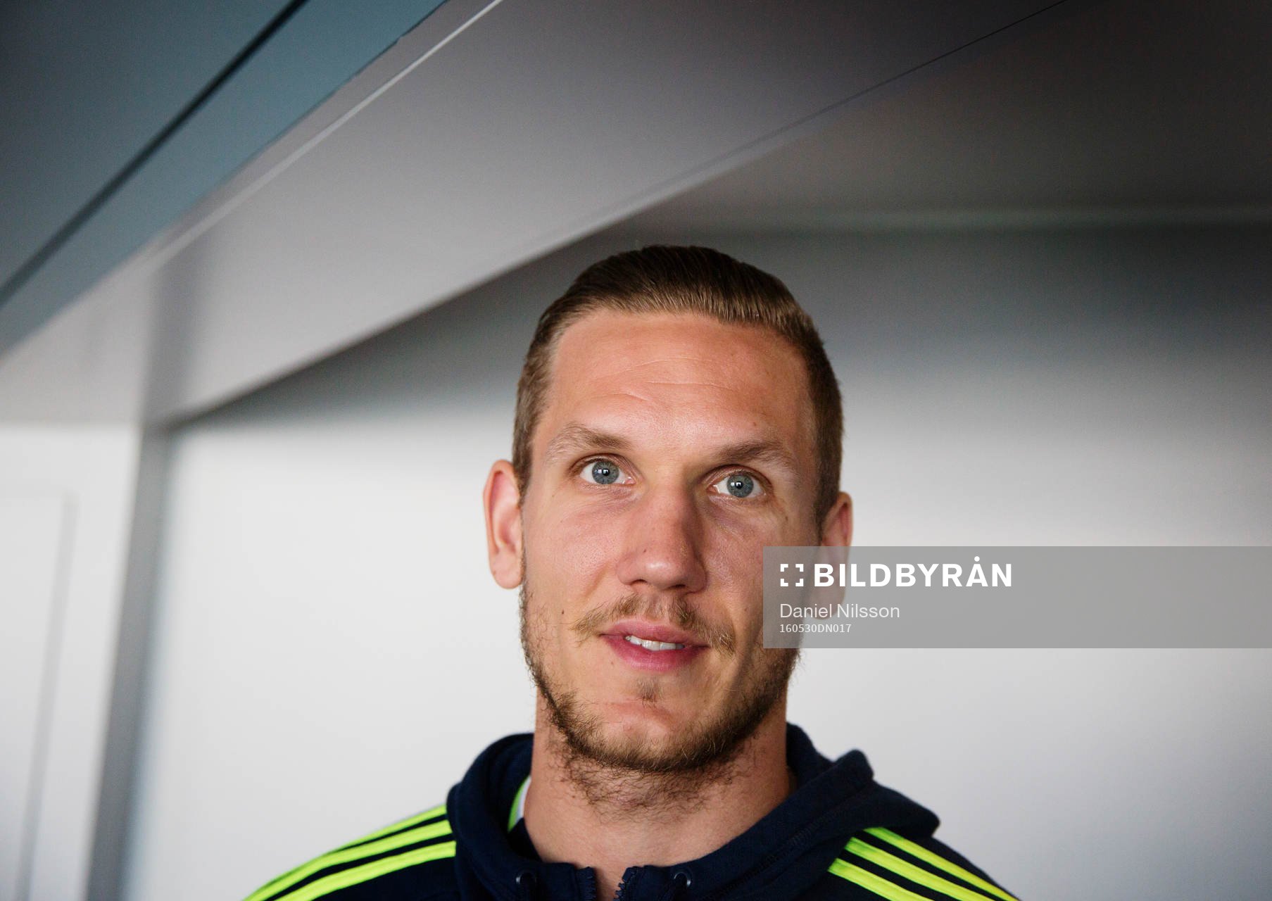 Svenska fotbollslandslagets målvakt Robin Olsen under en pressträff den 30 Maj 2016 i Malmö.