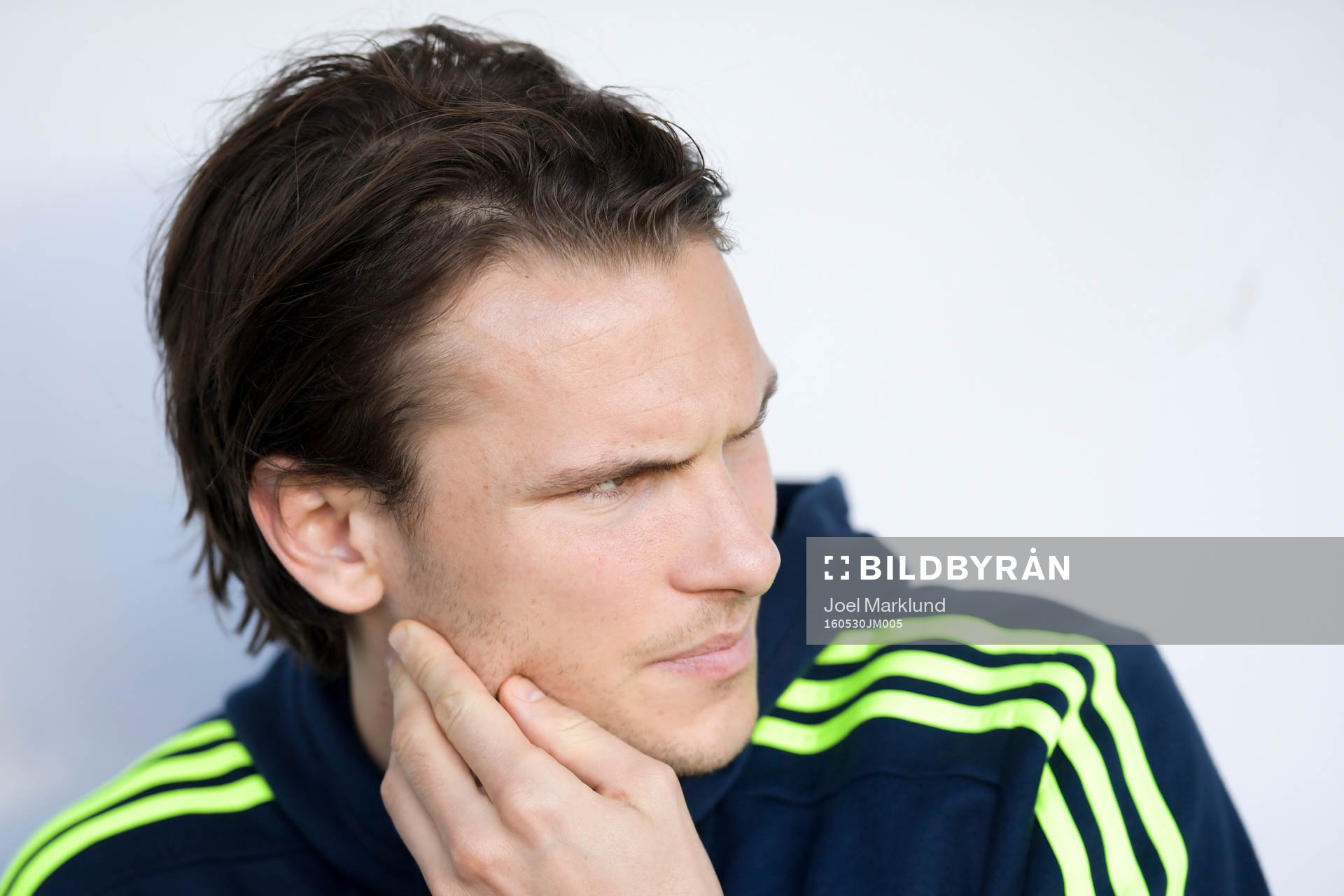 Sveriges Albin Ekdal före fotbollslandskampen mellan