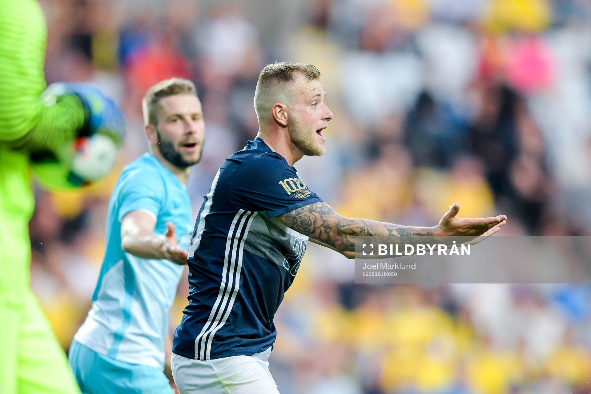 Sveriges John Guidetti reagerar
