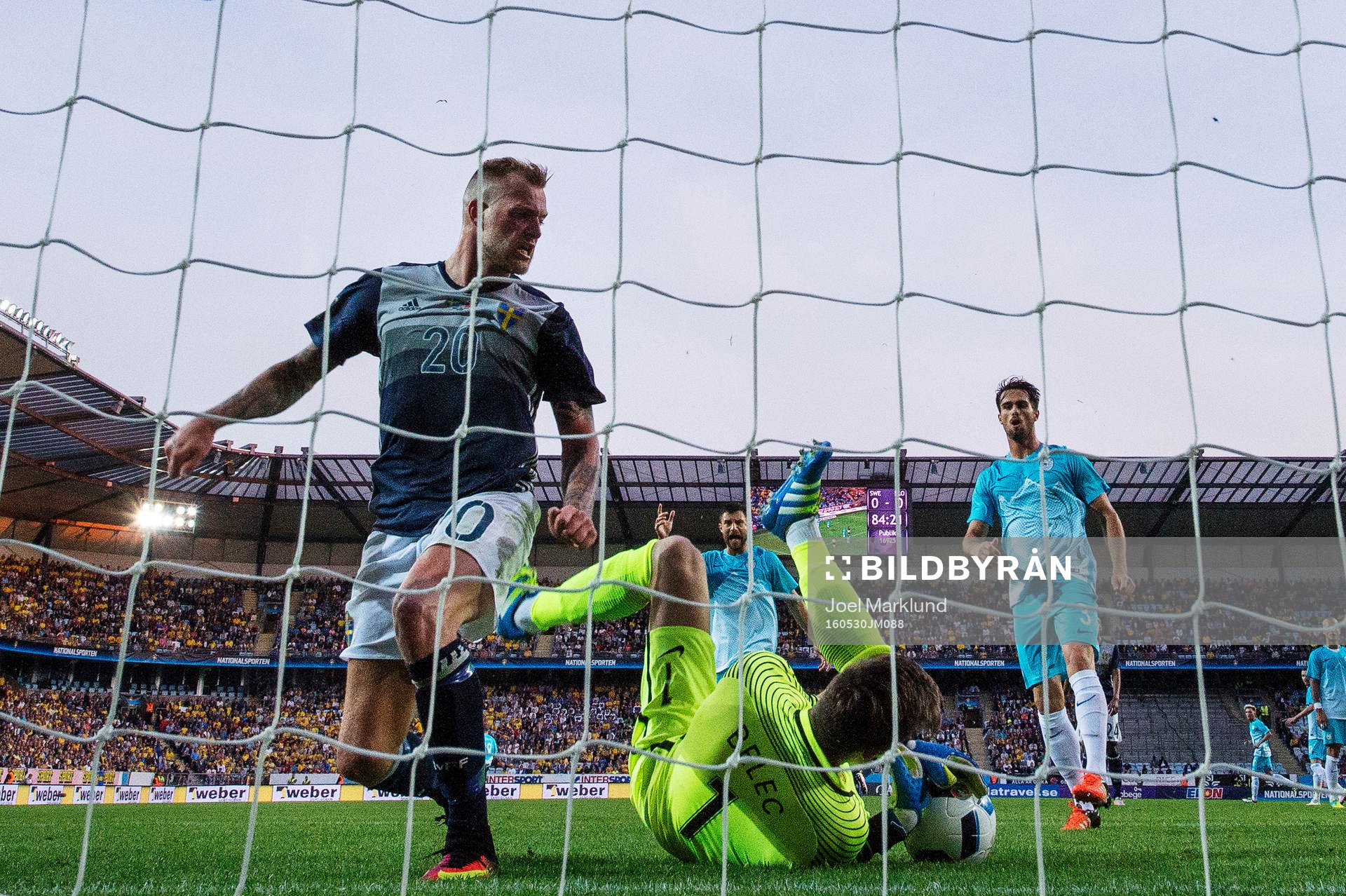 Sveriges John Guidetti reagerar