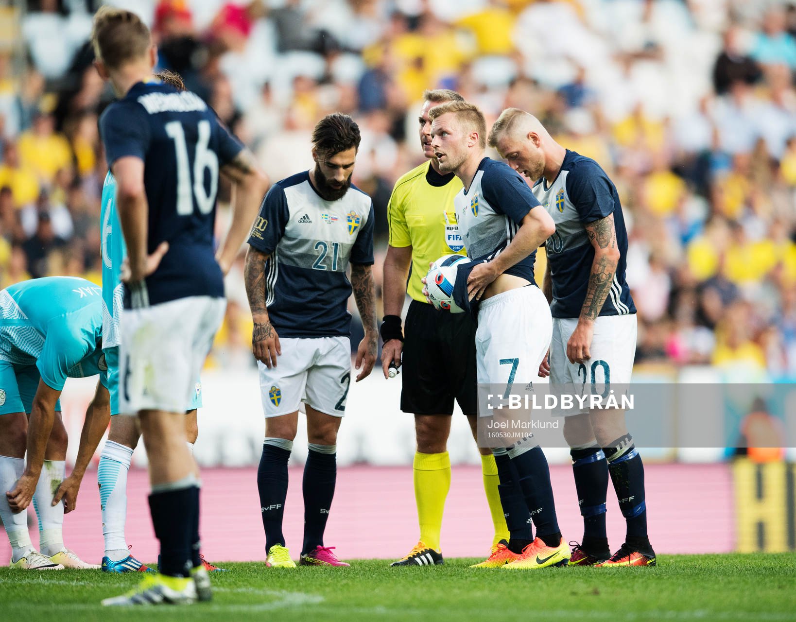 Sveriges Jimmy Durmaz, Sebastian Larsson och John Guidetti