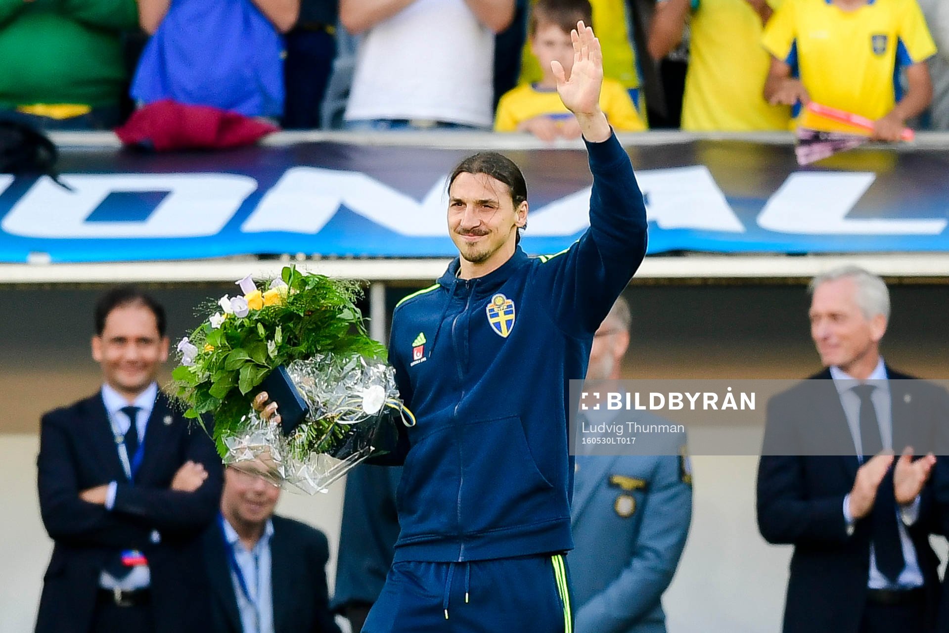 Sveriges Zlatan Ibrahimovic hyllas utav publiken