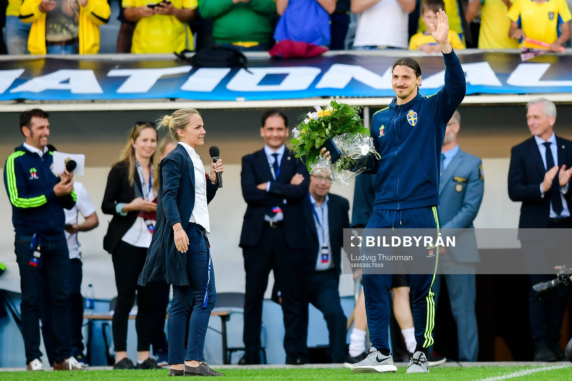 Sveriges Zlatan Ibrahimovic hyllas utav publiken