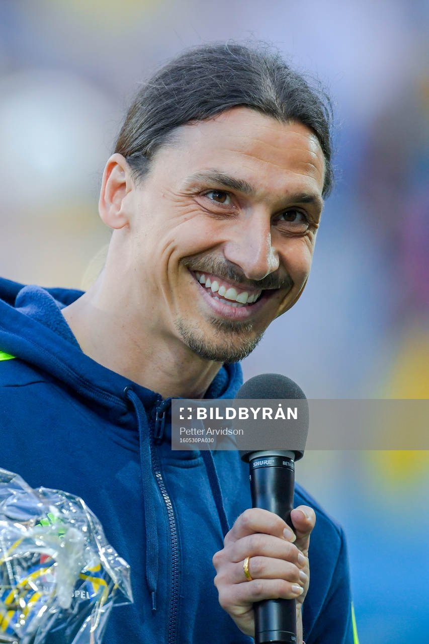 Sveriges Zlatan Ibrahimovic i halvtid