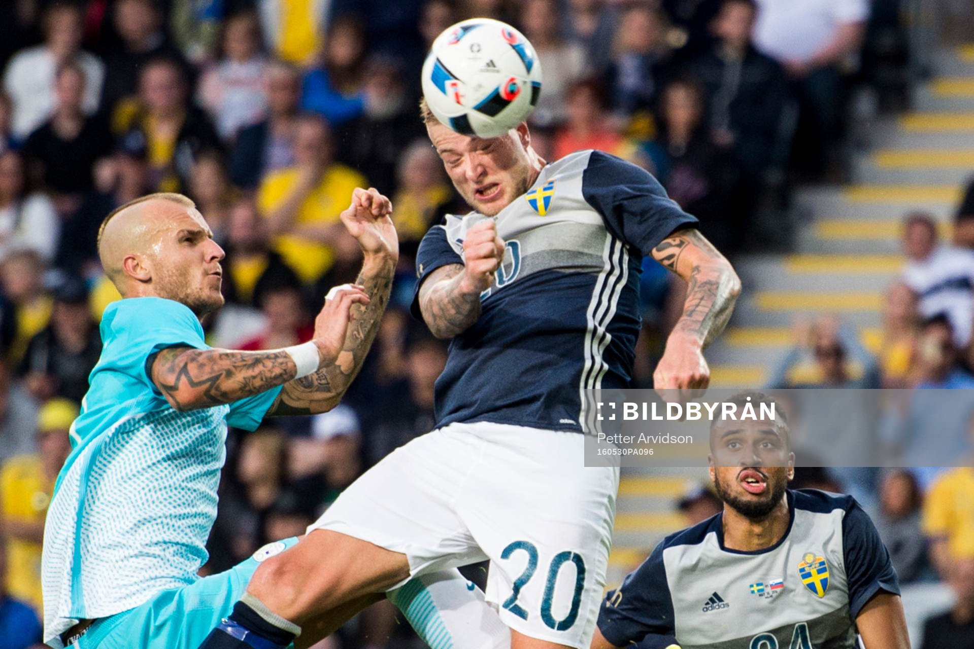Sveriges John Guidetti med nickchans
